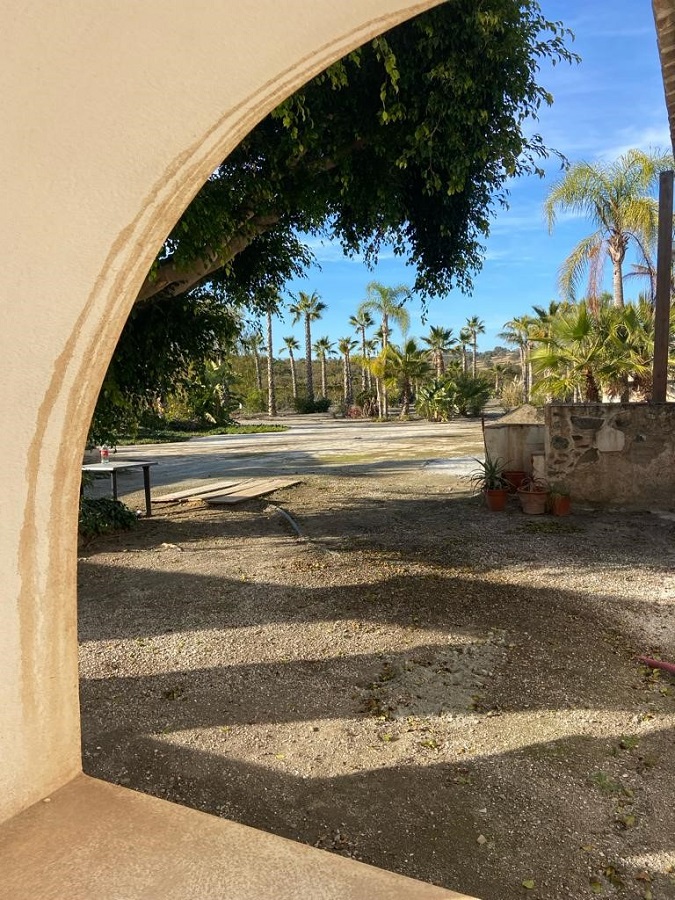 Project met groot potentieel op slechts een paar minuten van het strand van Caleta de Velez